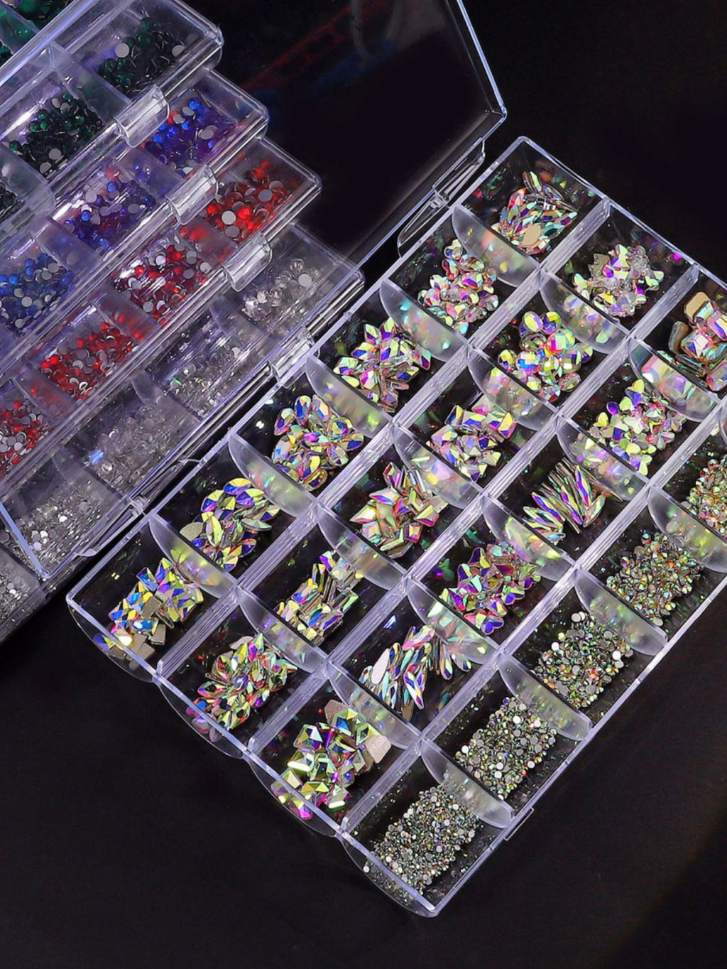 24 Kradoj Najlaj Ŝtonoj