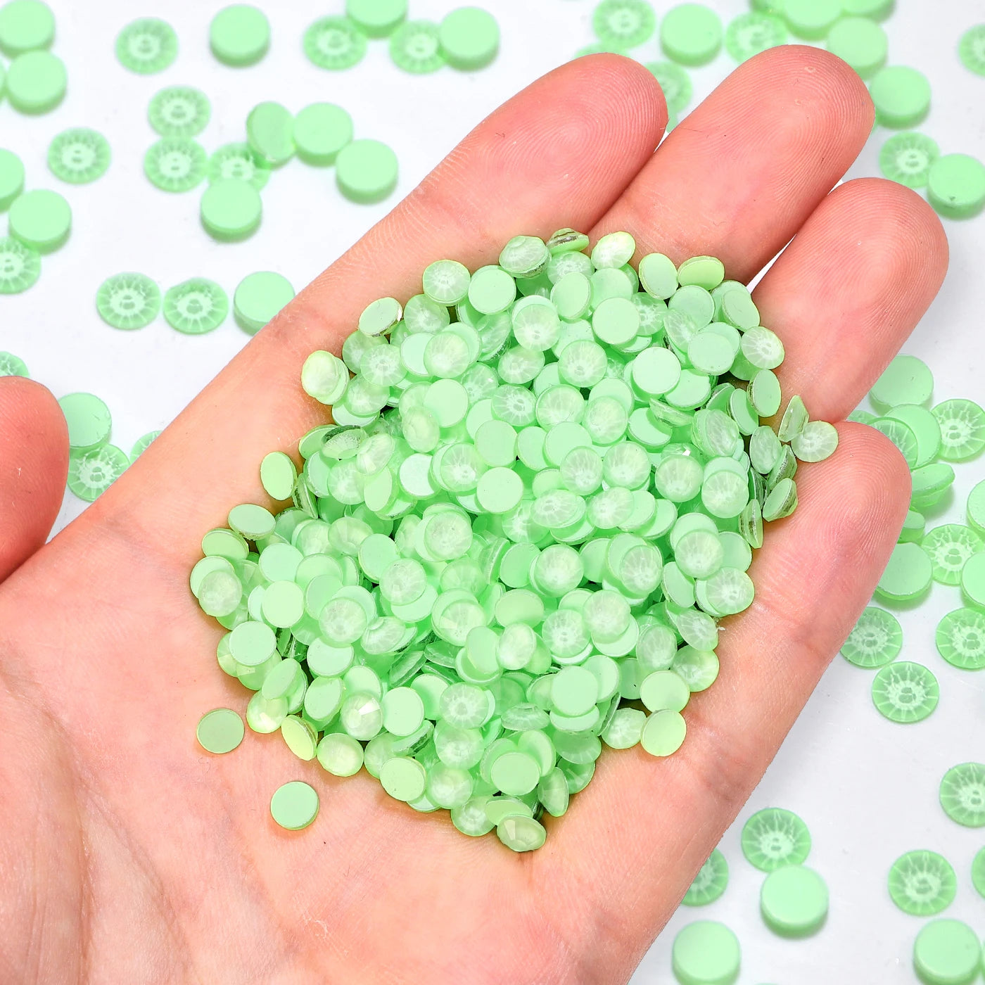 2024 New Design Wholesale Green Colors 30 Kinds Green Rhinestone Rhinestone Non Hotfix Flat Back Crystal Glass  for GYM Clothing