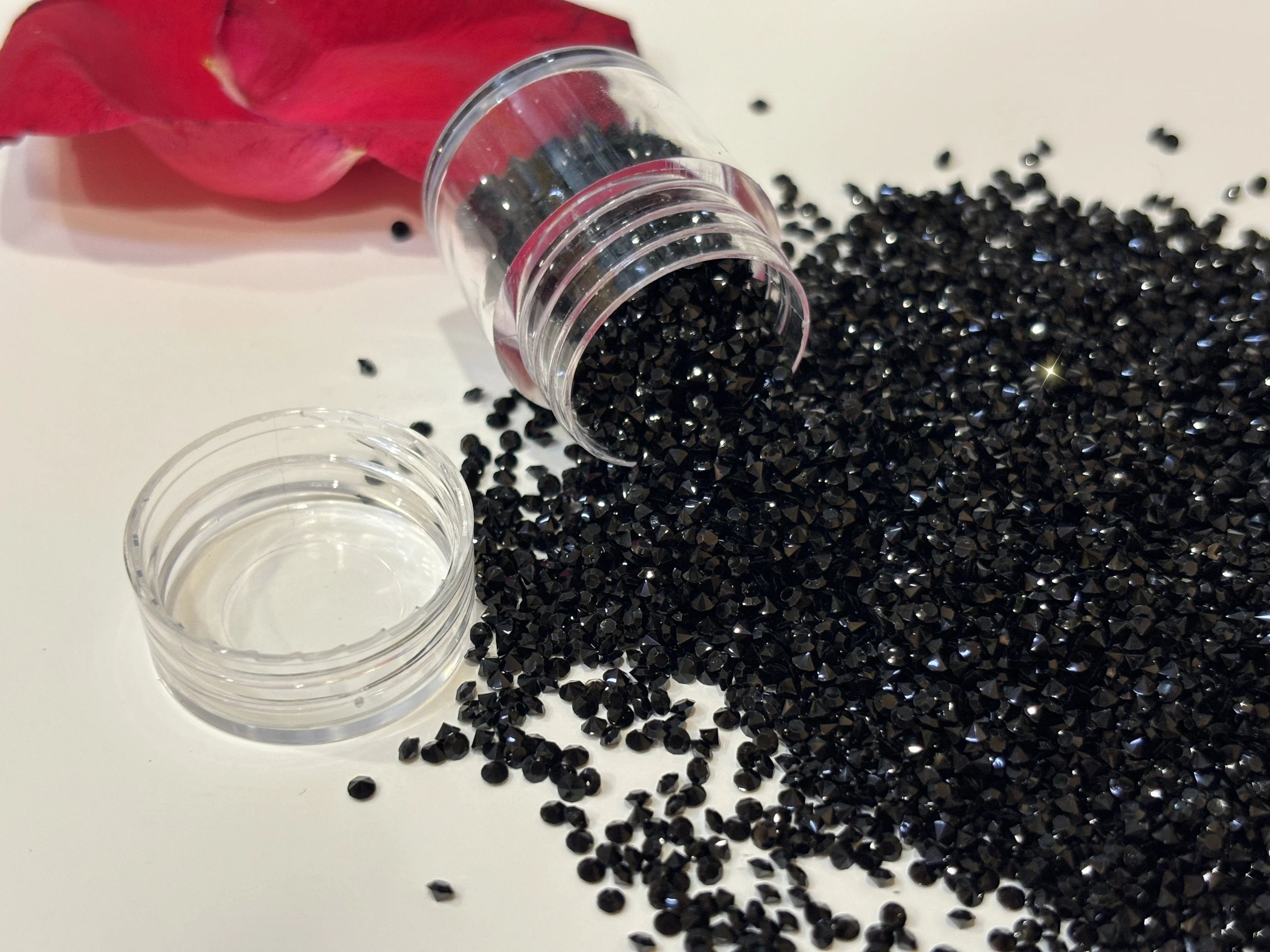 Factory Direct 2mm Crystal Resin Rhinestone Nail Art Rhinestone Jewelry Decoration Point Back Rhinestone