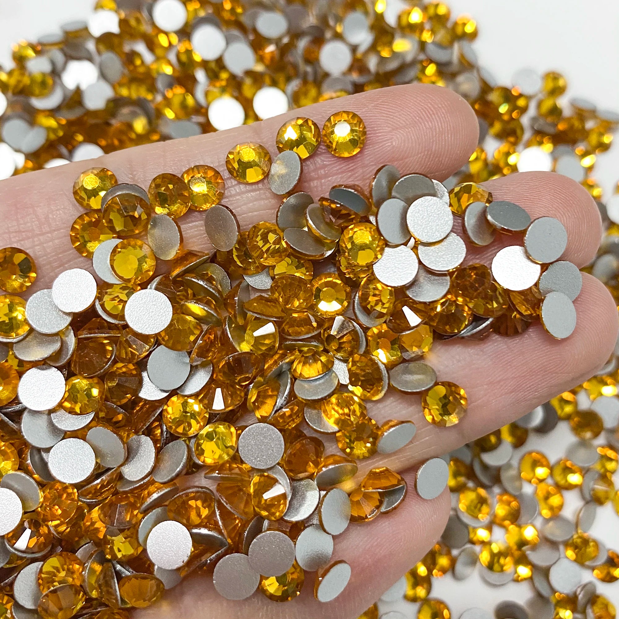 Factory Wholesale SS3-SS20 Rhinestones Colorful Non Hot-Fix Round Glitter Crystal Flatback Rhinestone 3D Nail Art Decorations