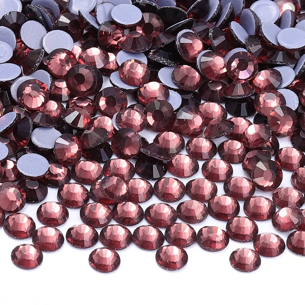 Wholesale Factory Price Qiyi Brand Top Grade 12 Facets Flat Back Hotfix Glass Crystal Rhinestone Delicate Clothing Accessories