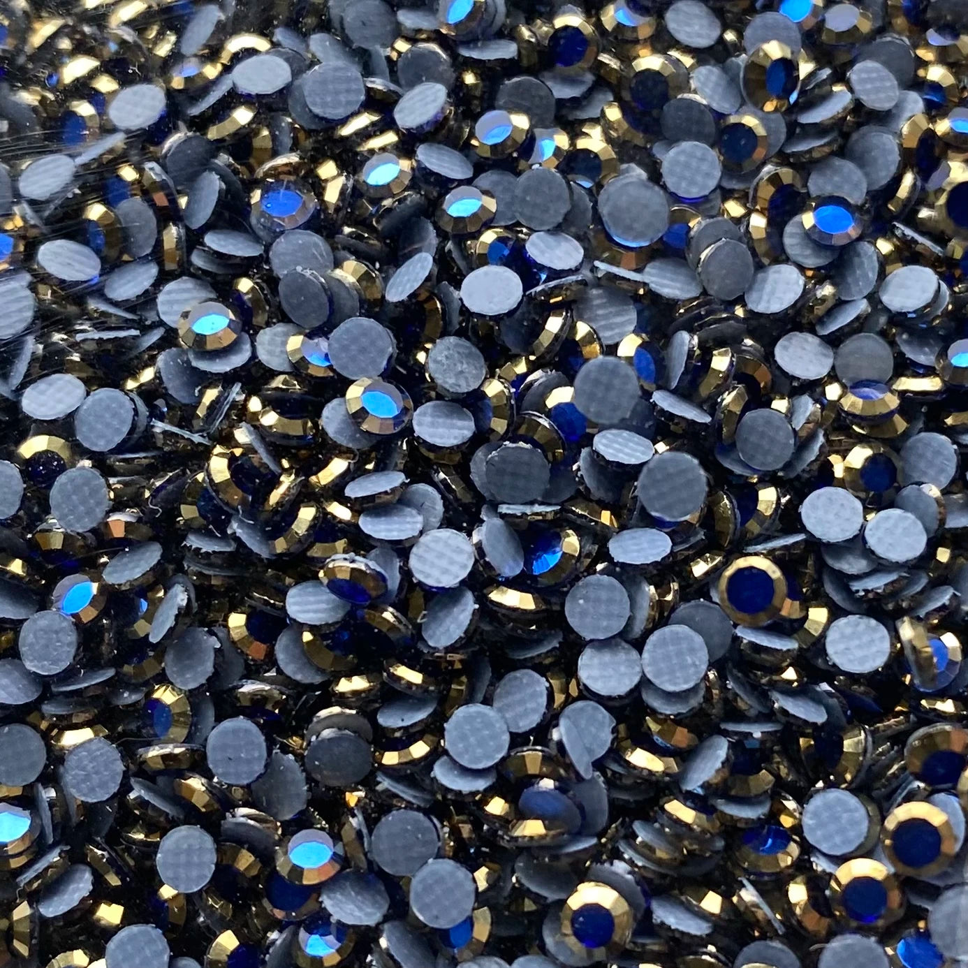New Product Flat Back Glass Crystals Gold Rhinestone Bling the Lens Diamond Hotfix Iron on Rhinestones for Garment Clothes