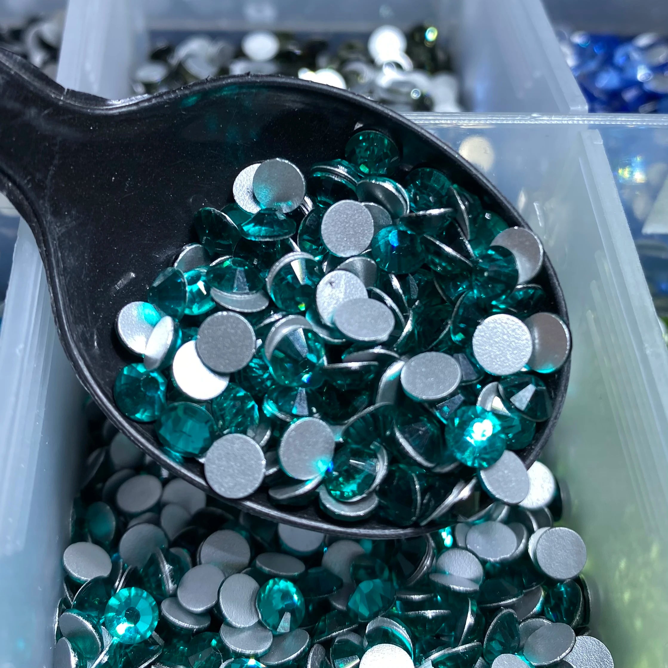 Factory Hot Selling Crystal AB Rhinestones 14400PCS Glass Non Hotfix Flatback Rhinestone Bulk for Nail Art Garment