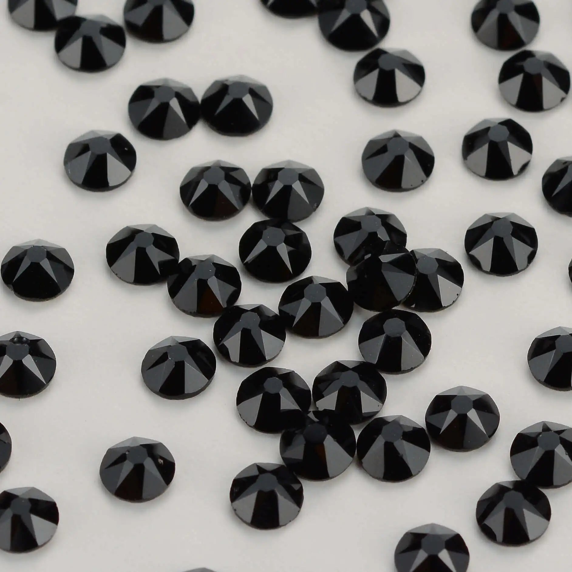 Wholesale Factory 100% Good Feedback Glass Stone 16 Cut Cold Fixation Non Hot Fix Crystal Rhinestone for Women Bikini