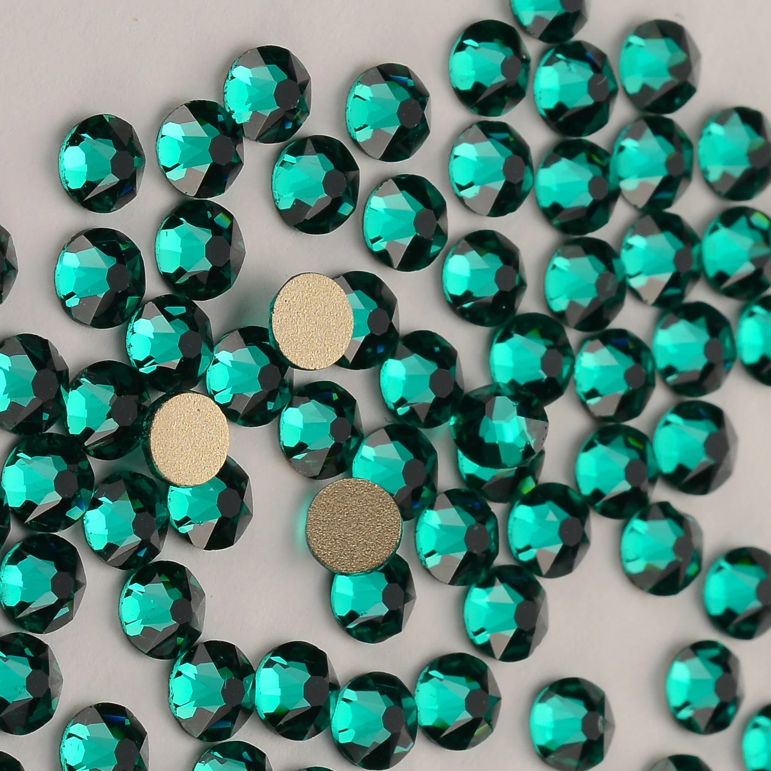 Wholesale Factory 100% Good Feedback Glass Stone 16 Cut Cold Fixation Non Hot Fix Crystal Rhinestone for Women Bikini