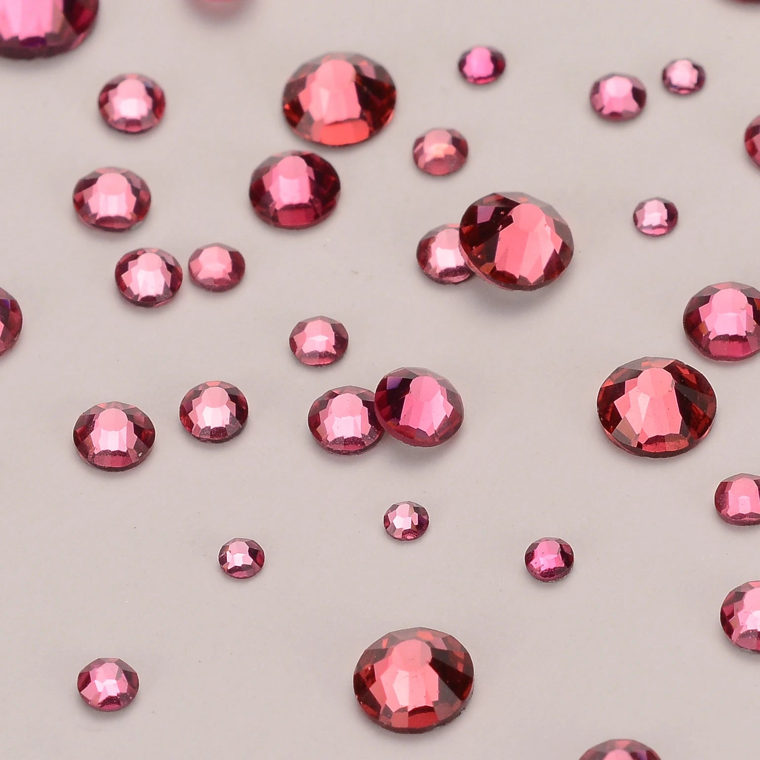 Wholesale Rhinestones 200 Colors 1440pcs  Mix Size Glue on Glass Flat Back Rhinestone Bulk Glass Rhinestone Crystal for Garment