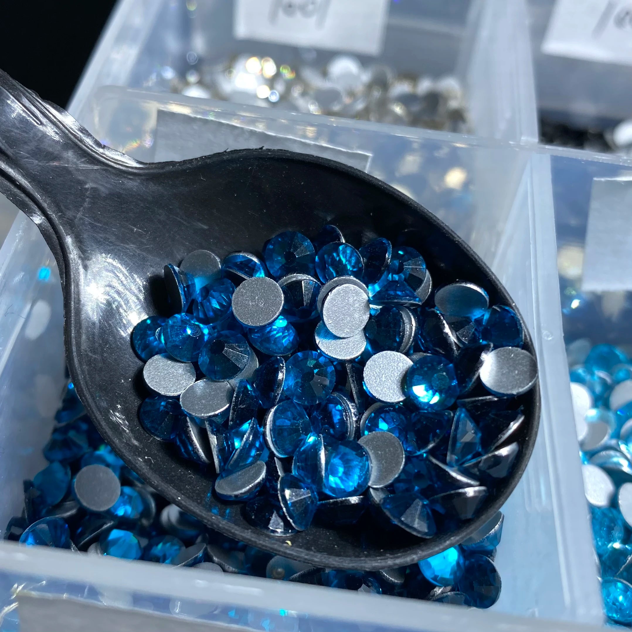 Factory Hot Selling Crystal AB Rhinestones 14400PCS Glass Non Hotfix Flatback Rhinestone Bulk for Nail Art Garment