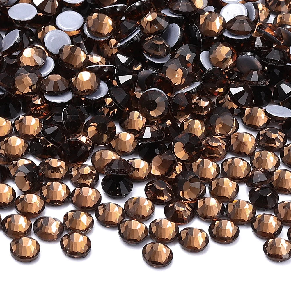 Wholesale Factory Price Qiyi Brand Top Grade 12 Facets Flat Back Hotfix Glass Crystal Rhinestone Delicate Clothing Accessories