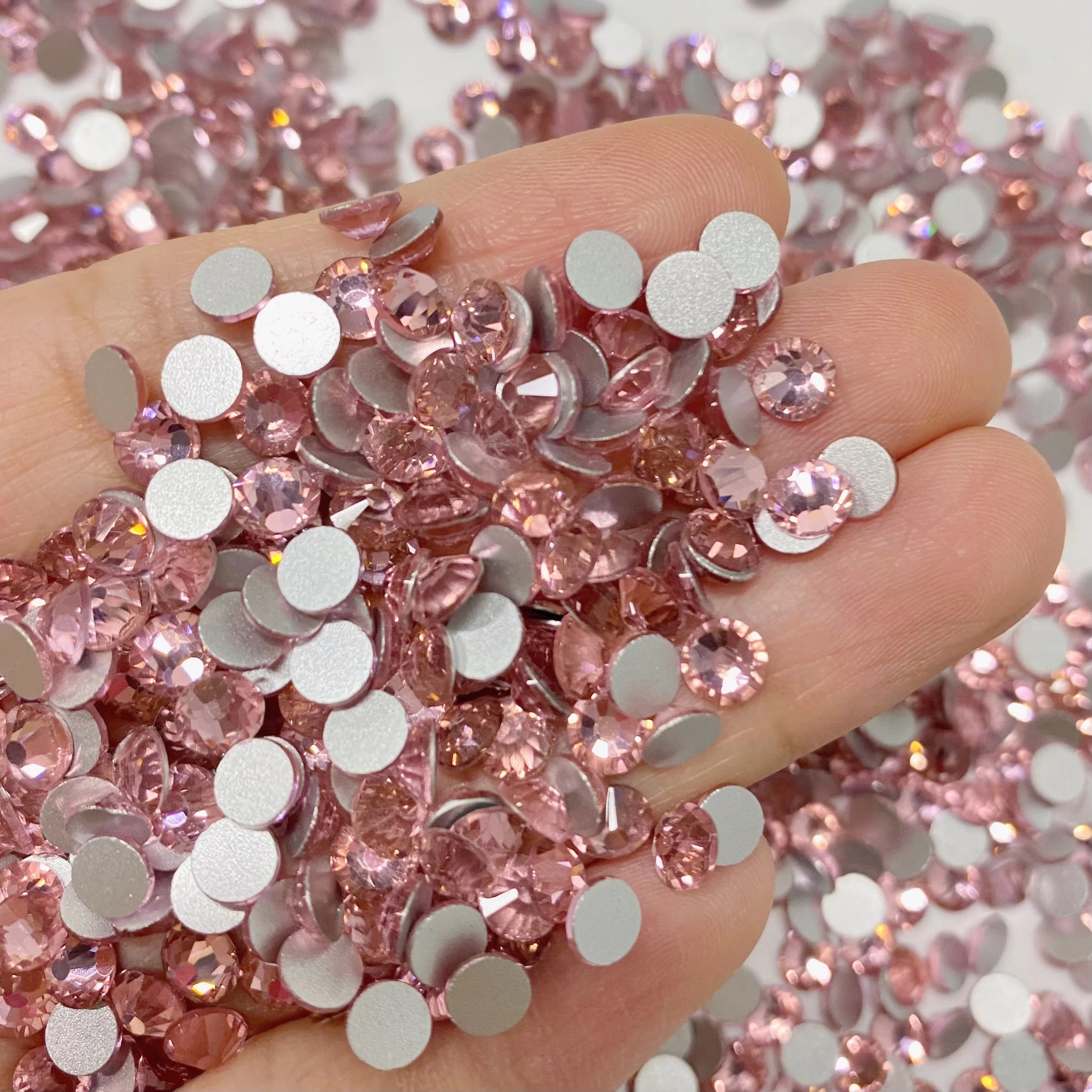 Factory Wholesale SS3-SS20 Rhinestones Colorful Non Hot-Fix Round Glitter Crystal Flatback Rhinestone 3D Nail Art Decorations