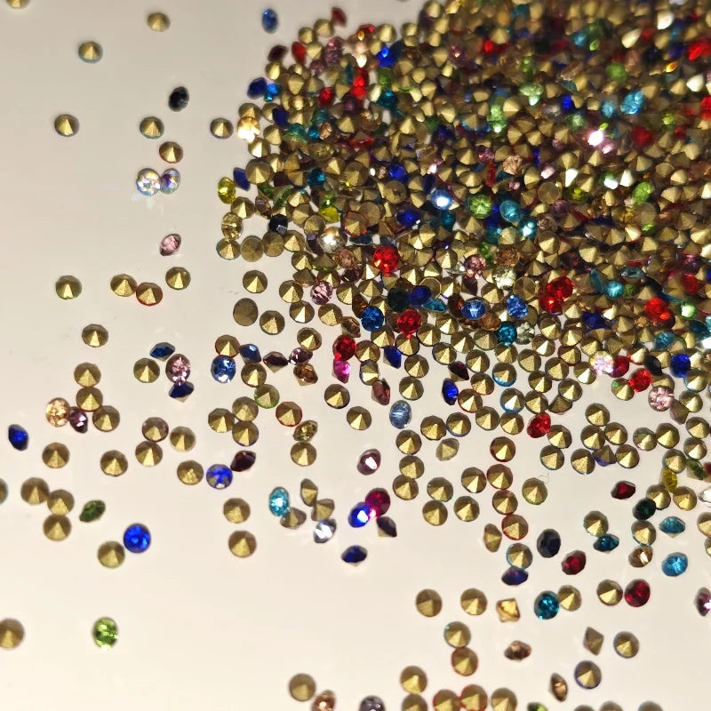 Factory Wholesale 3D Round Sharp Bottom Crystal Diamond Rhinestone Glass Nail Art Rhinestones for Shoes Garments Bags Hats