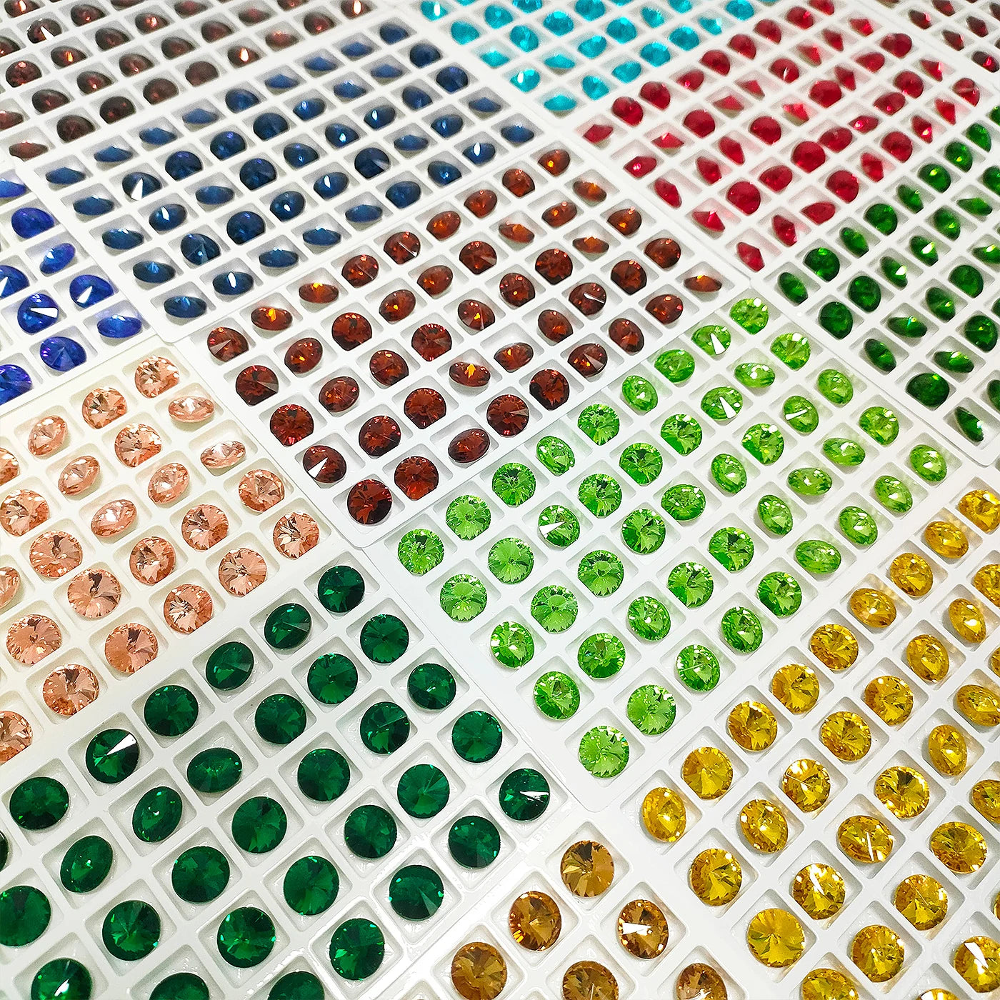 1122 QIyi  New Product Explosion Rivoli Shape Eco-friendly Materials Trendy Design K9 Glass Point Back Rhinestone for DIY