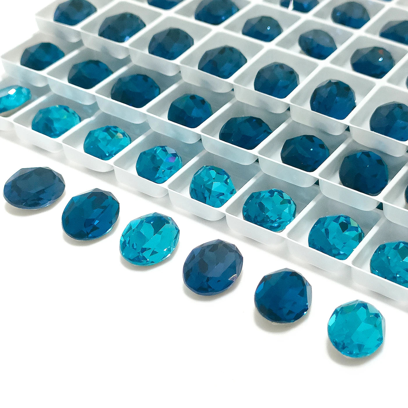 Hot Selling New Product Explosion Factory Direct Wholesale Environmental Friendly Oval Shape K9 Glass for Clothing Decoration