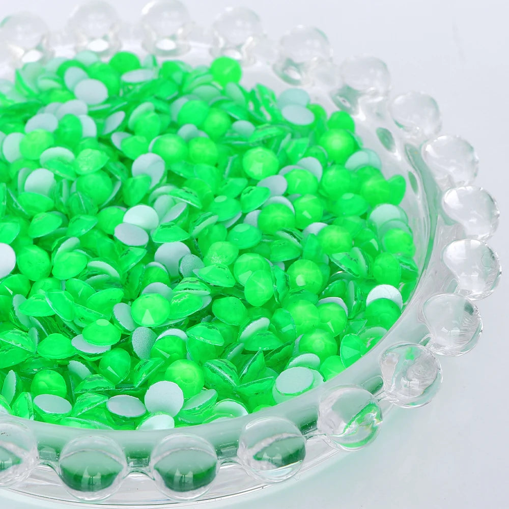 16Cuts Neon Green Colors Glass Crystal Rhinestone SS10-SS40 8 Big 8 Small Crystal Strass Bling Bling Flatback Rhinestones
