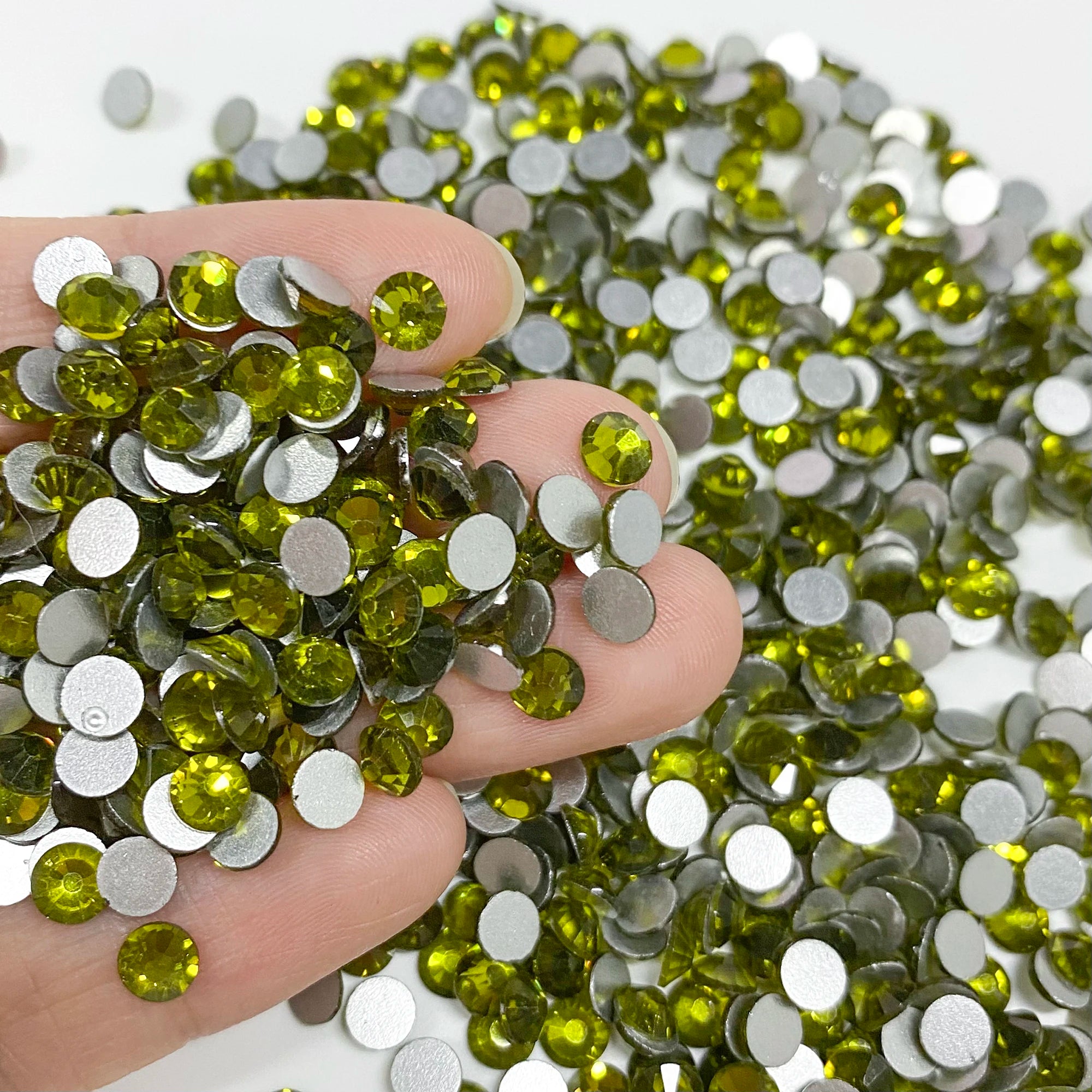 Factory Wholesale SS3-SS20 Rhinestones Colorful Non Hot-Fix Round Glitter Crystal Flatback Rhinestone 3D Nail Art Decorations