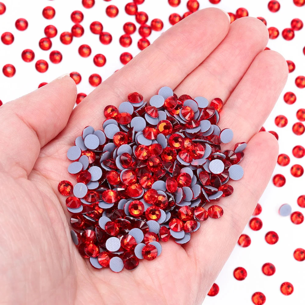 Wholesale Factory Price Qiyi Brand Top Grade 12 Facets Flat Back Hotfix Glass Crystal Rhinestone Delicate Clothing Accessories