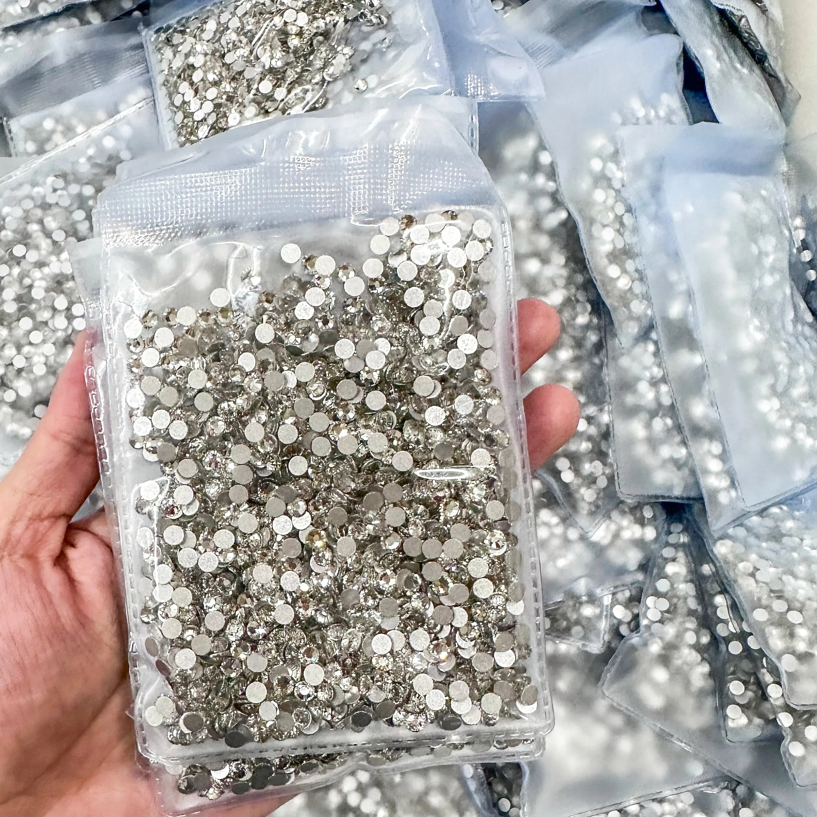 QIYI 1130-1187 SS3-SS20 Factory Direct Wholesale High Quality Durable Glass Crystal Non Hot Fix Flat Back Rhinestones for Girls