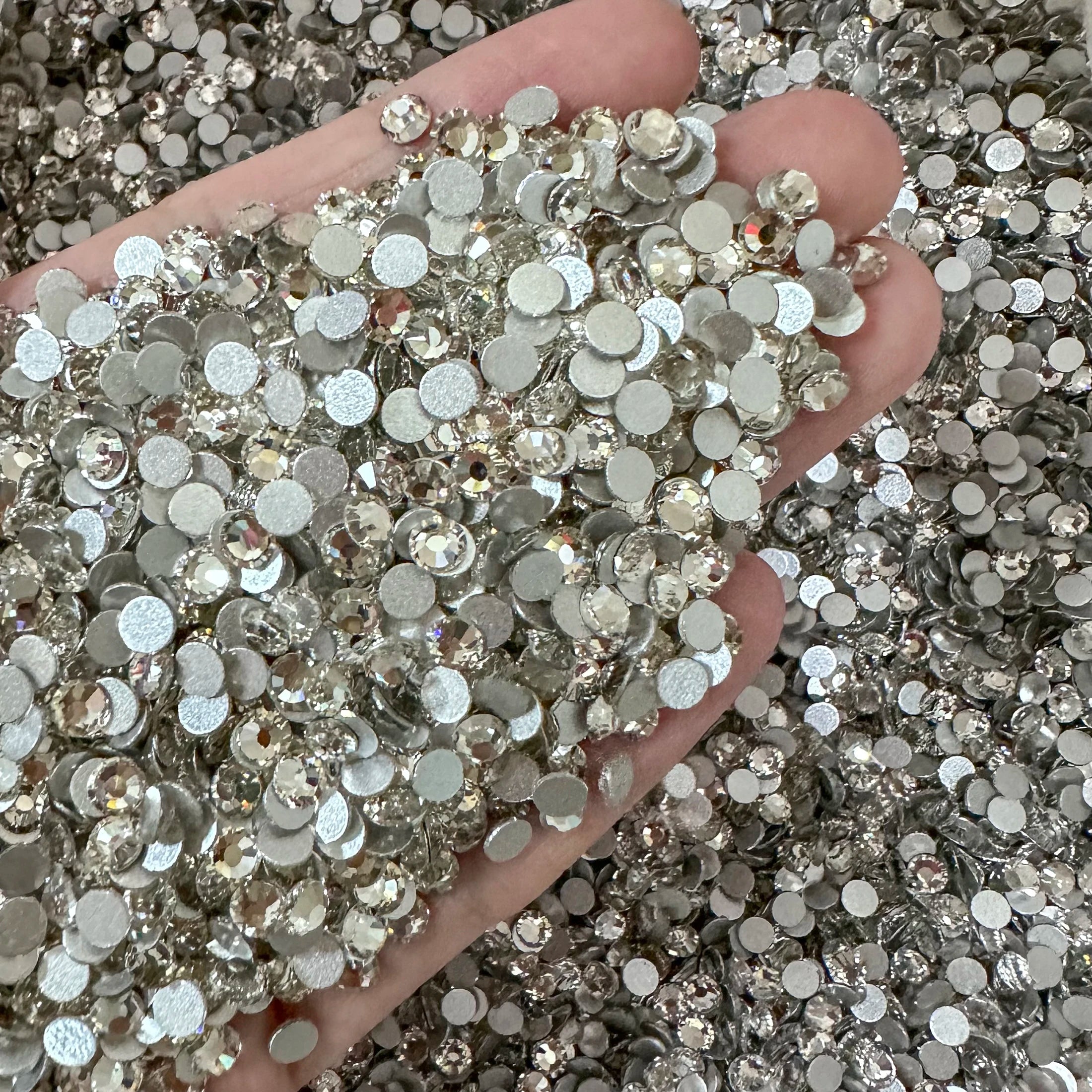 Wholesale High Quality Non Hotfix Rhinestone Diamond Strass Flatback Glass Crystal Rhinestones Bulk for Cloth DIY Crafts