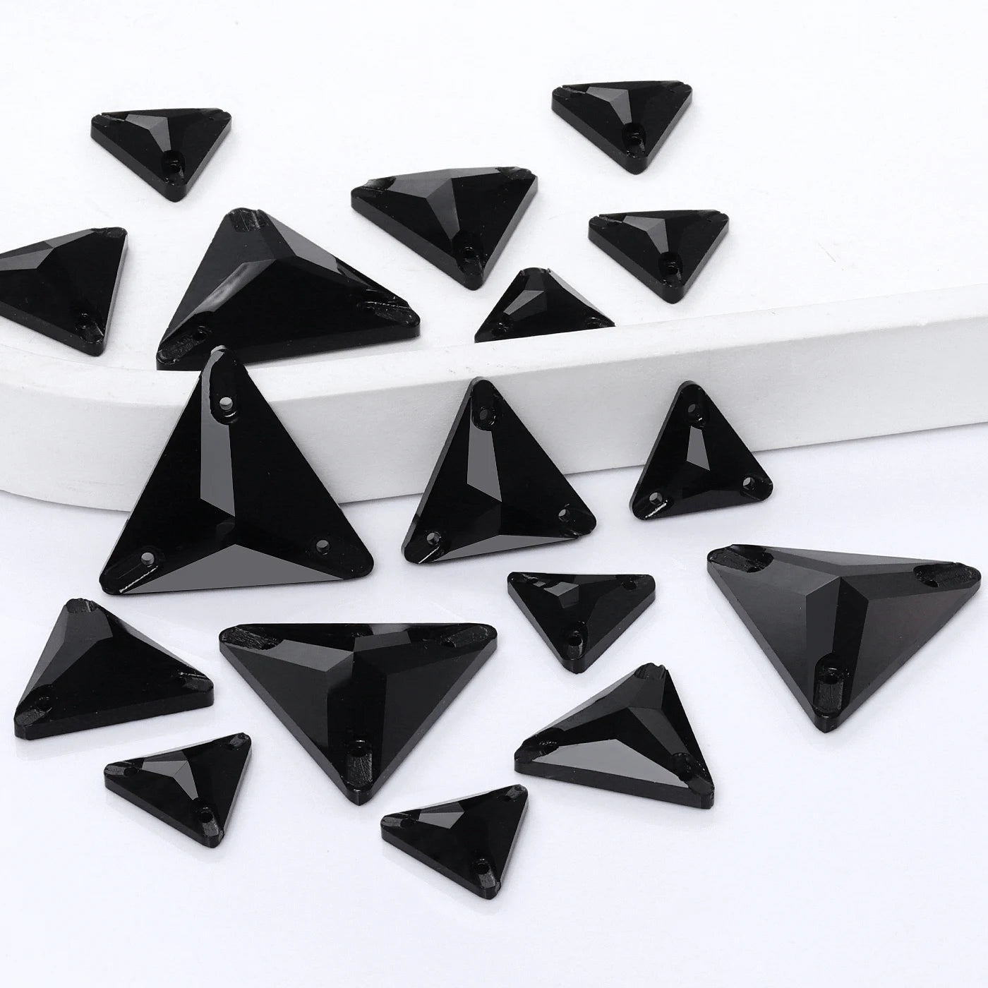 Customizable Triangle Crystal Glass Loose Rhinestones Sew-On Flatback 12mm/16mm/22mm for Wedding Dresses & Garments