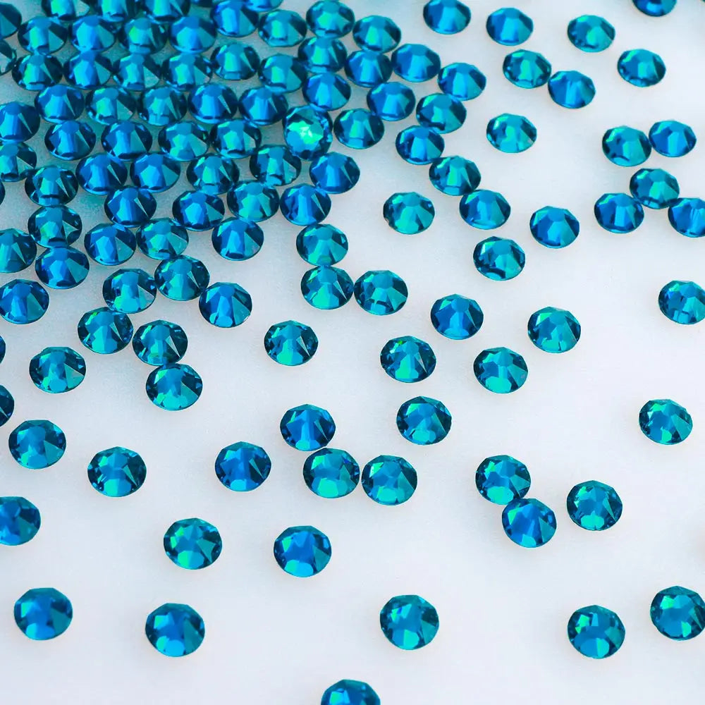 Wholesale  8 Big and 8 Small High Quality Machine Cut 16 Facets Rhinestones Iron on Decoration Garment