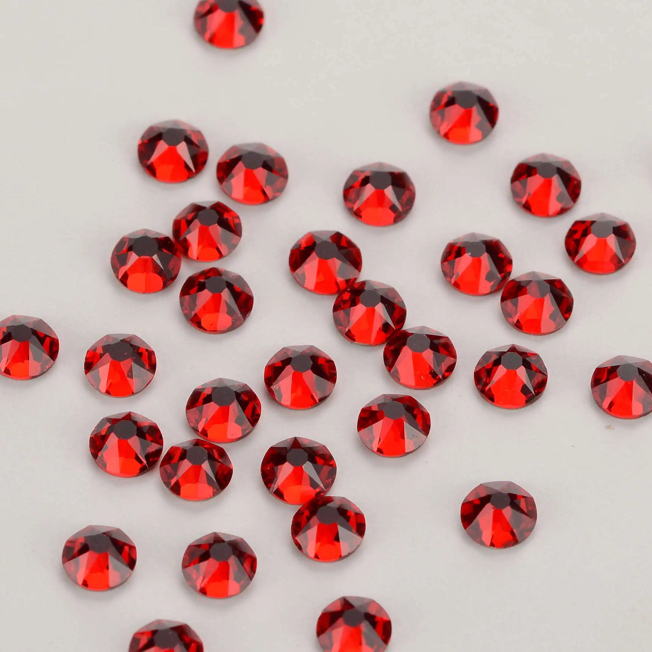 Wholesale  8 Big and 8 Small High Quality Machine Cut 16 Facets Rhinestones Iron on Decoration Garment