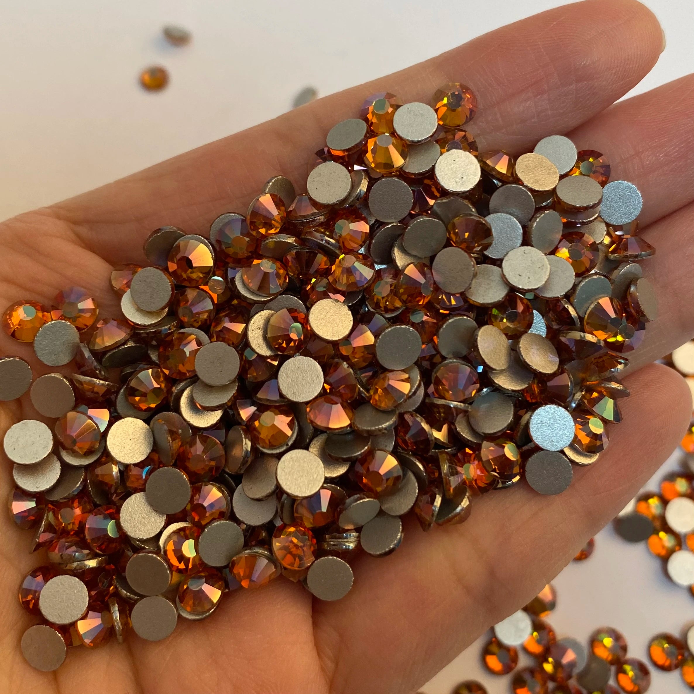 Wholesale Customize 1440pcs Stone Crystal Rhinestones Flatback Nail Charms Diamond Glass Rhinestones Flat Back for Jewelry