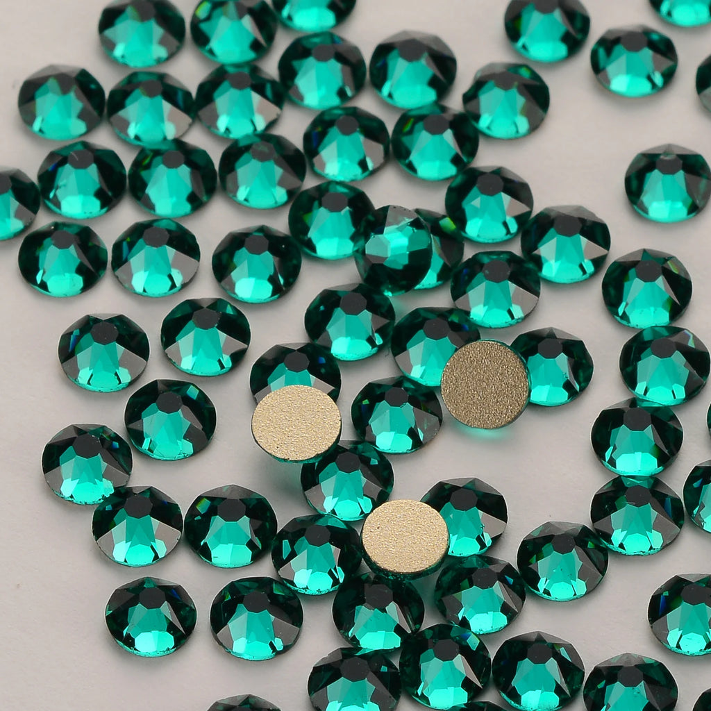 Wholesale  8 Big and 8 Small High Quality Machine Cut 16 Facets Rhinestones Iron on Decoration Garment
