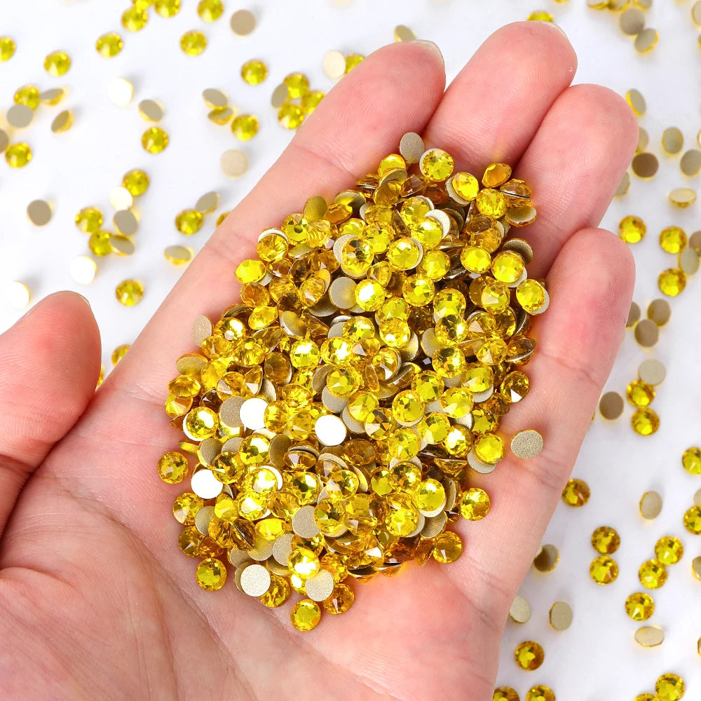 Wholesale 16 Cut Facets Nail Rhinestones Bulk Bling Glitter 2088 Crystal Non-Hotfix Flat Back Glass in Christmas Colors