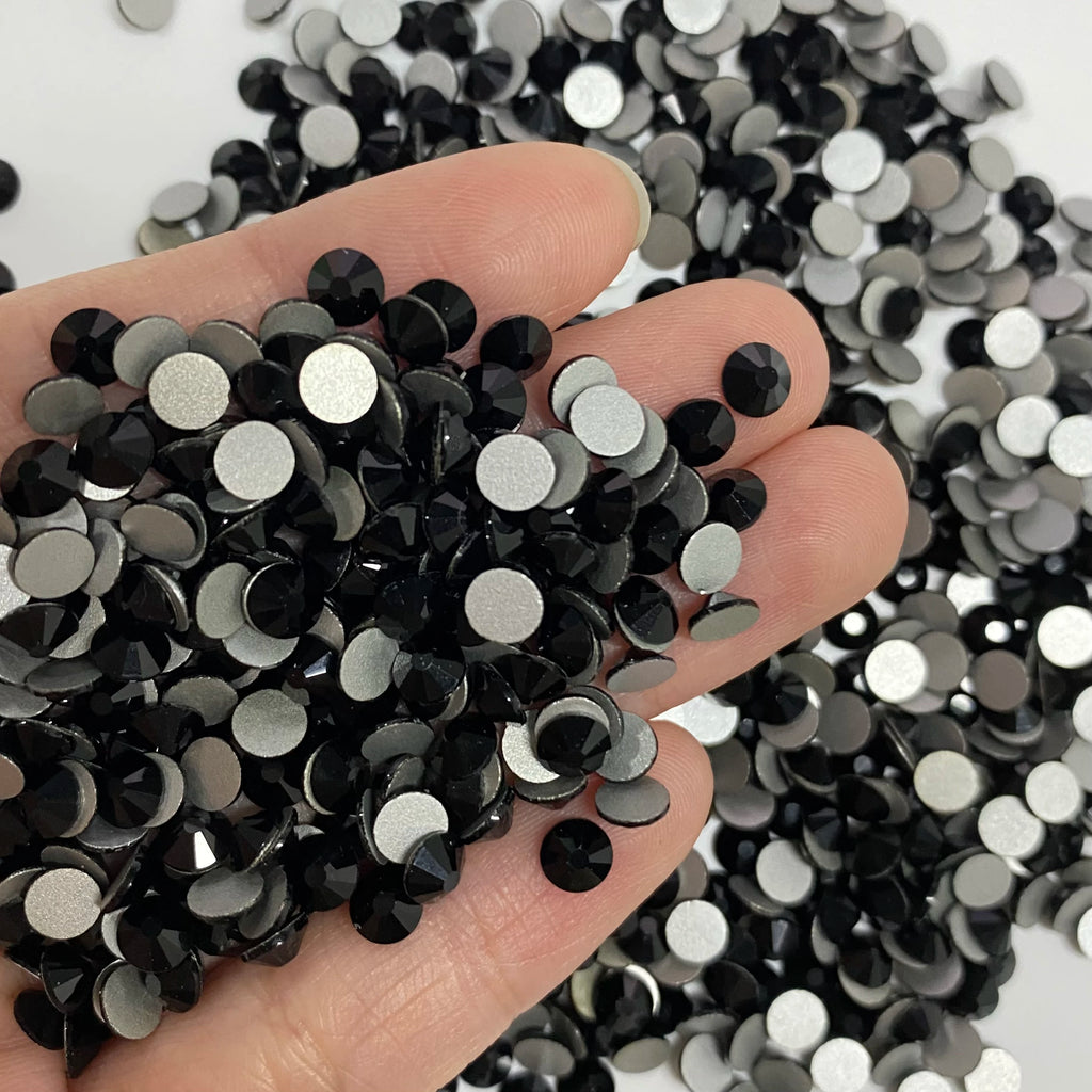 Jet Black Nail Art High Quality Glass Stones Flat Back Regular Cut 12 Facets Round Shape Crystal Rhinestones for Crafts