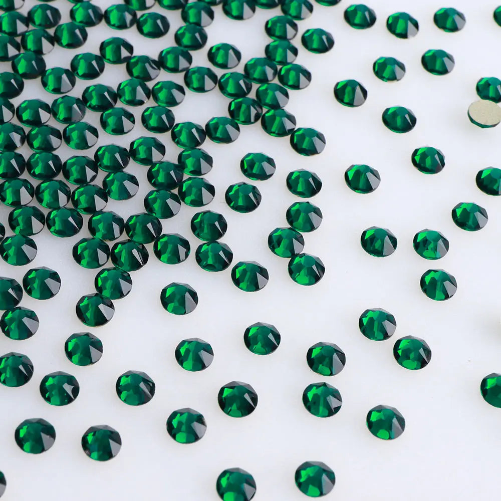 Wholesale  8 Big and 8 Small High Quality Machine Cut 16 Facets Rhinestones Iron on Decoration Garment