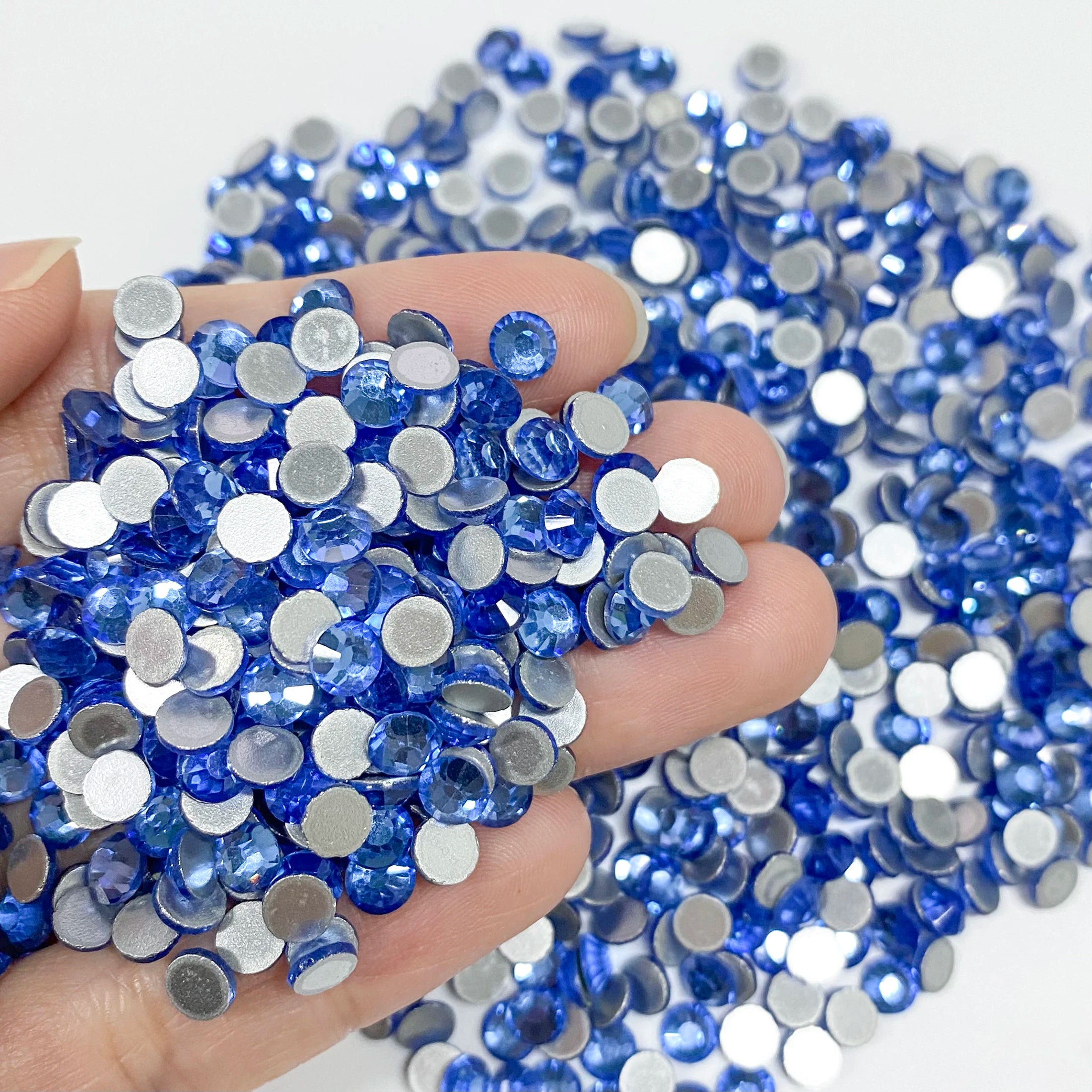 Factory Wholesale SS3-SS20 Rhinestones Colorful Non Hot-Fix Round Glitter Crystal Flatback Rhinestone 3D Nail Art Decorations