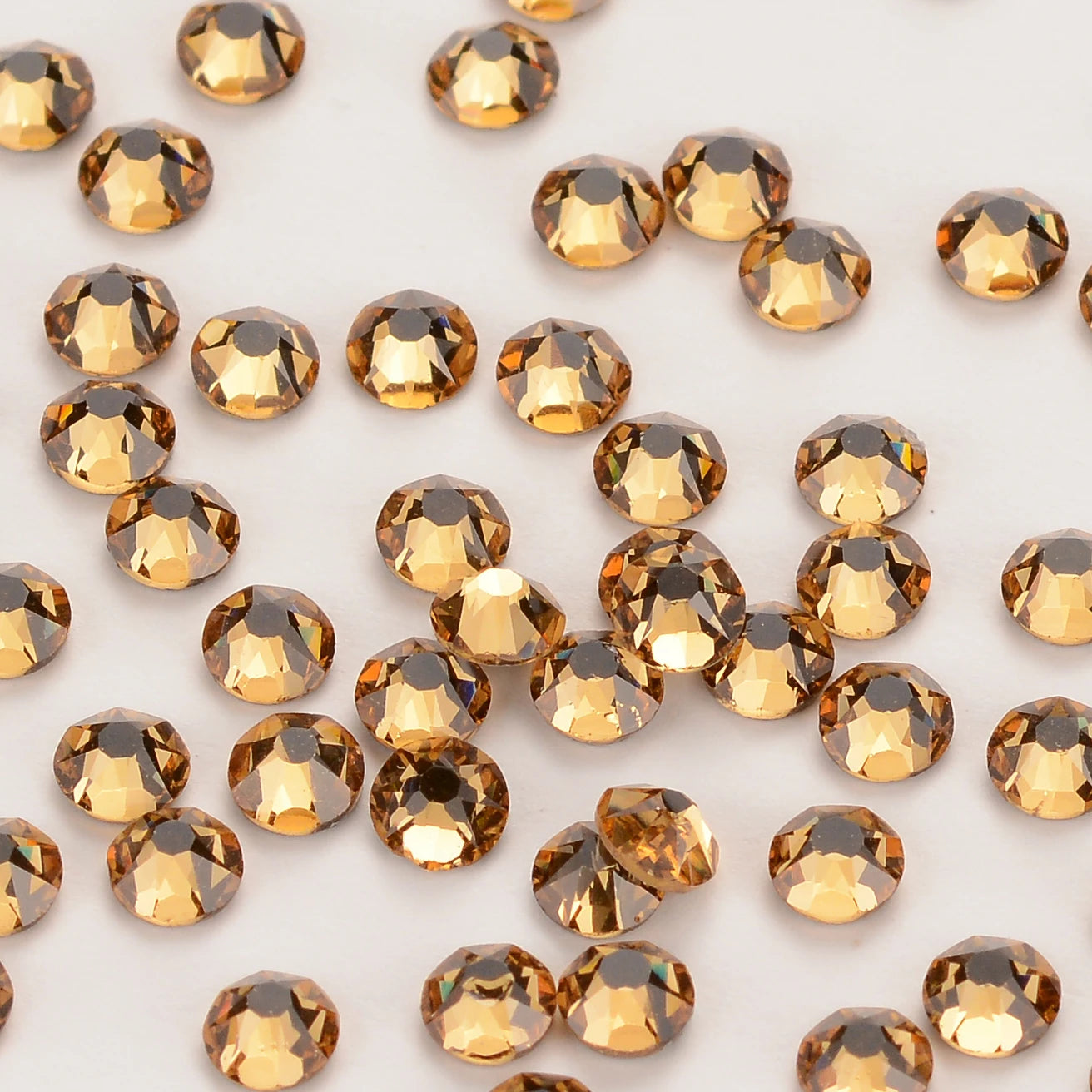 Wholesale Highest Quality 2088 16 Cut Facets Flat Back Crystal Hot Fix Rhinestones for Wedding Dresses