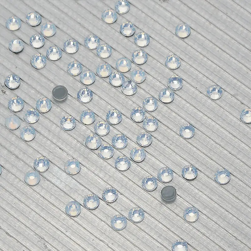 Factory Wholesale Blingbling Flat Back Rhinestones Hot Fix Crystal Glass for Cloth Same Cut Bulk Glass Rhinestones