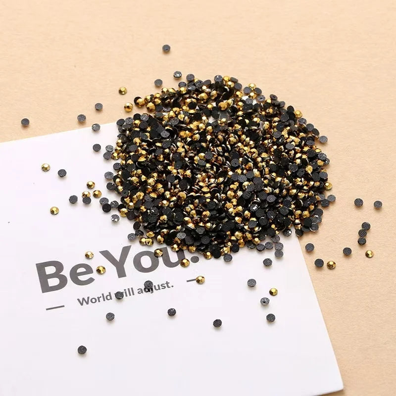 Hot Stamping Adhesive Resin Flatback Crystal Rhinestone 2mm/3mm/4mm Round Motif in Gold Silver Black 5mm Size for Shoe Repair