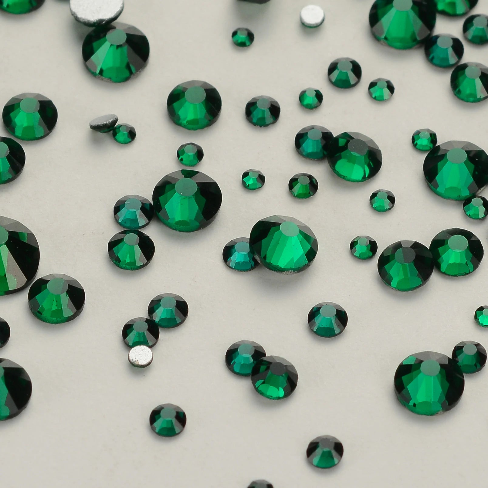 Wholesale Rhinestones Multi Sizes Colorful Non Hotfix Rhinestone Flat Back Nail Rhinestones for DIY Crafts