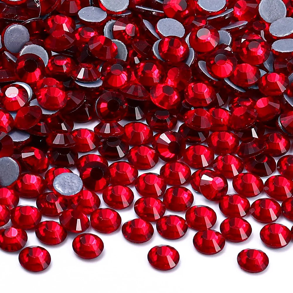 Wholesale Factory Price Qiyi Brand Top Grade 12 Facets Flat Back Hotfix Glass Crystal Rhinestone Delicate Clothing Accessories