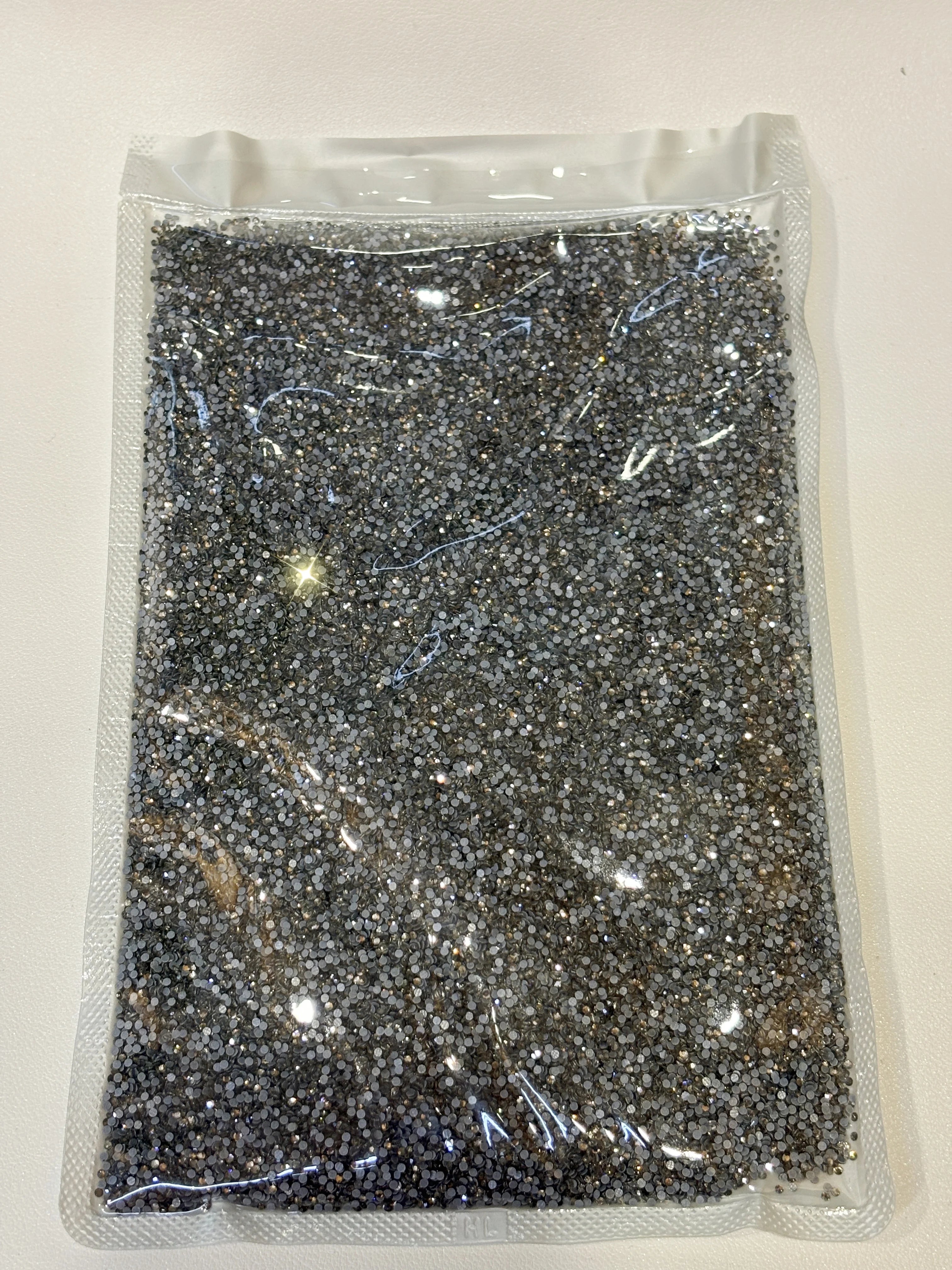 Hot Fix Flatback Round Rhinestones Bulk Glass Crystal Glue-On Technique Garment Accessories Rhinestone