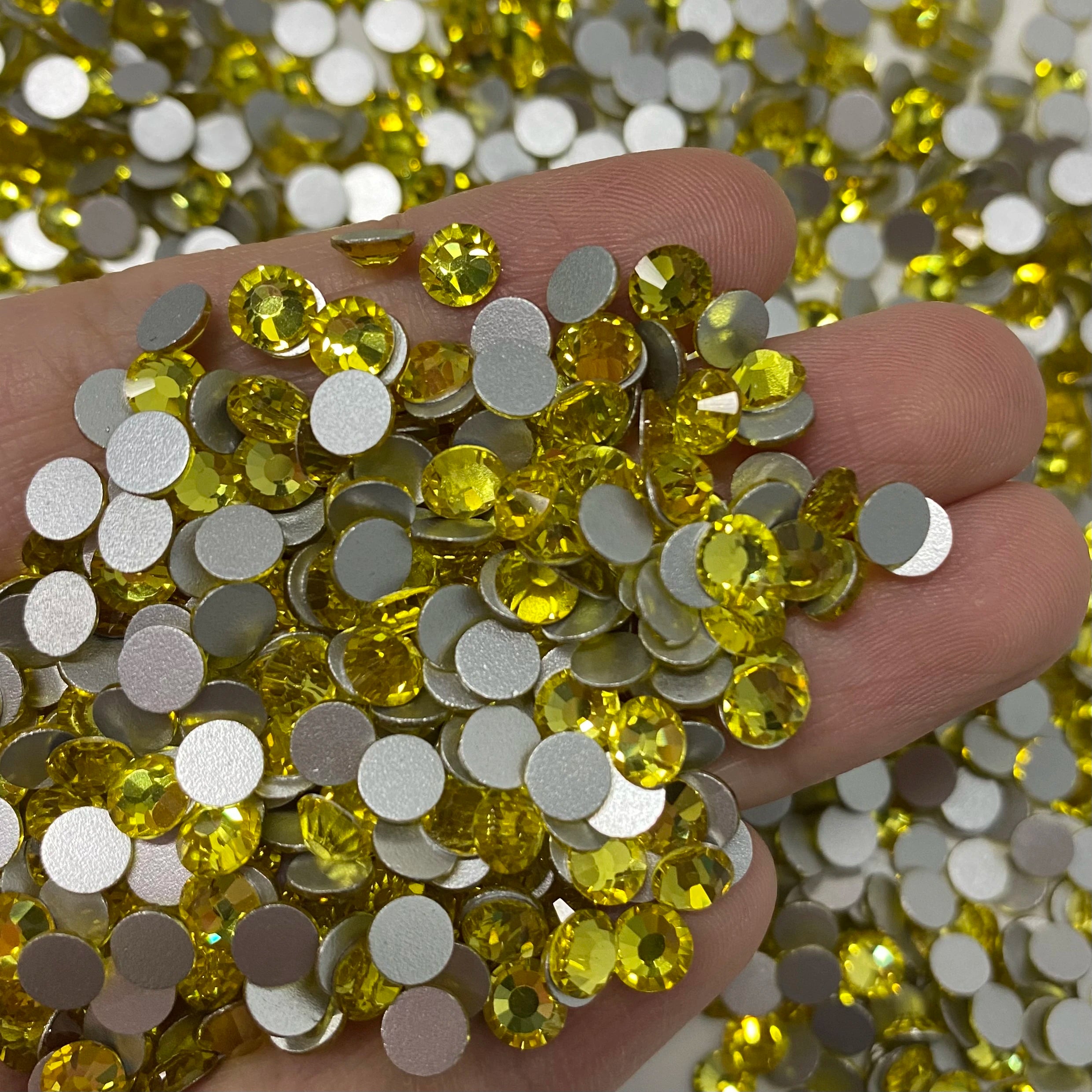 Wholesale Rhinestones Blingbling 100 Colors 12 Sizes Nail Art Crystal Rhinestone Hotfix Flat Back for Top Decoration Accessories