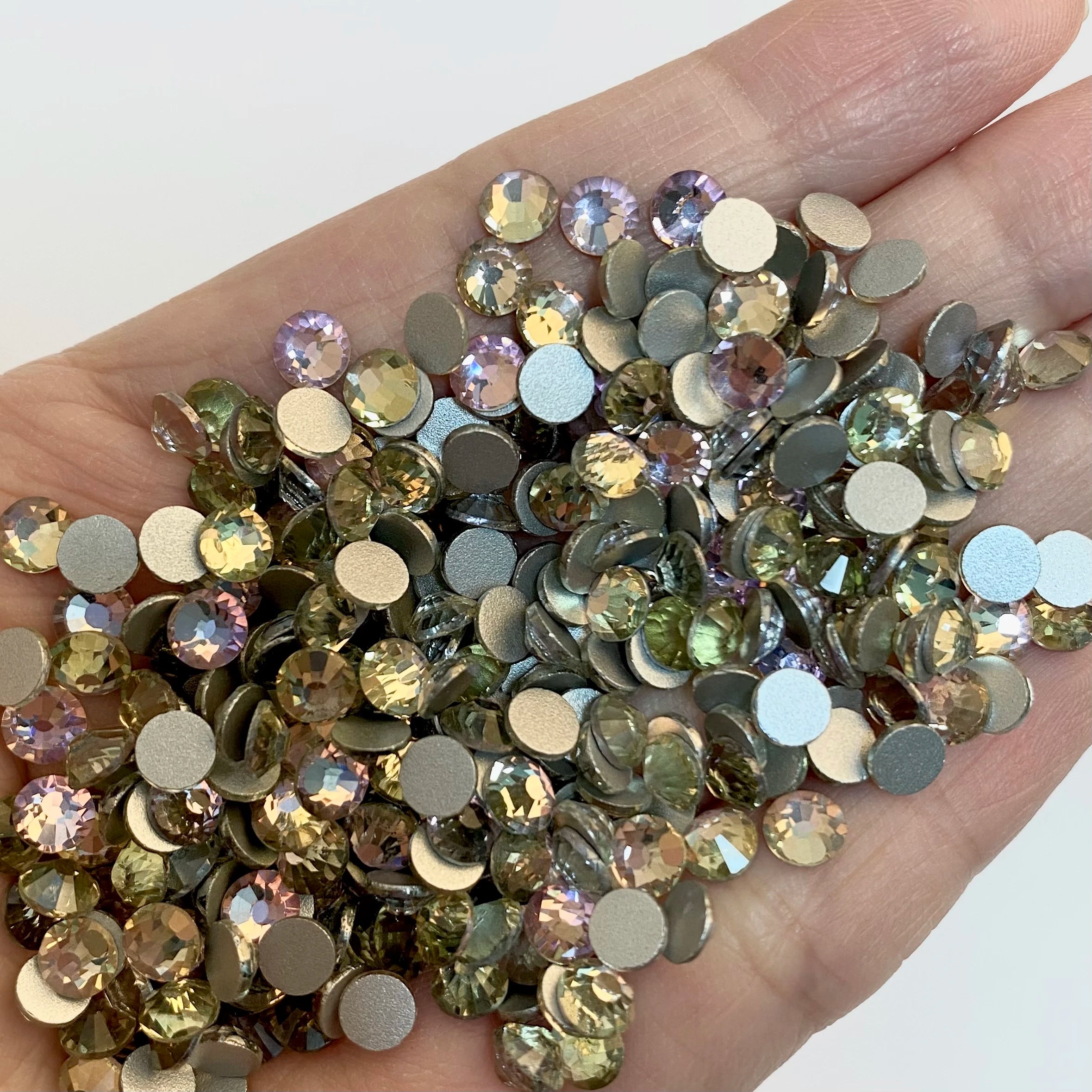 Wholesale Customize 1440pcs Stone Crystal Rhinestones Flatback Nail Charms Diamond Glass Rhinestones Flat Back for Jewelry