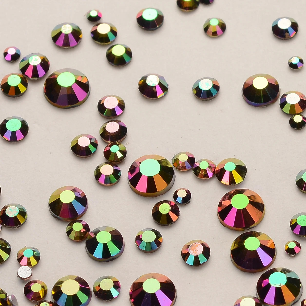 QIYI Rhinestone Mix Sizes Gems Charms Nail Art Rhinestones for Designs Flat Back Crystal High Quality Wholesale 3D Glass Silver
