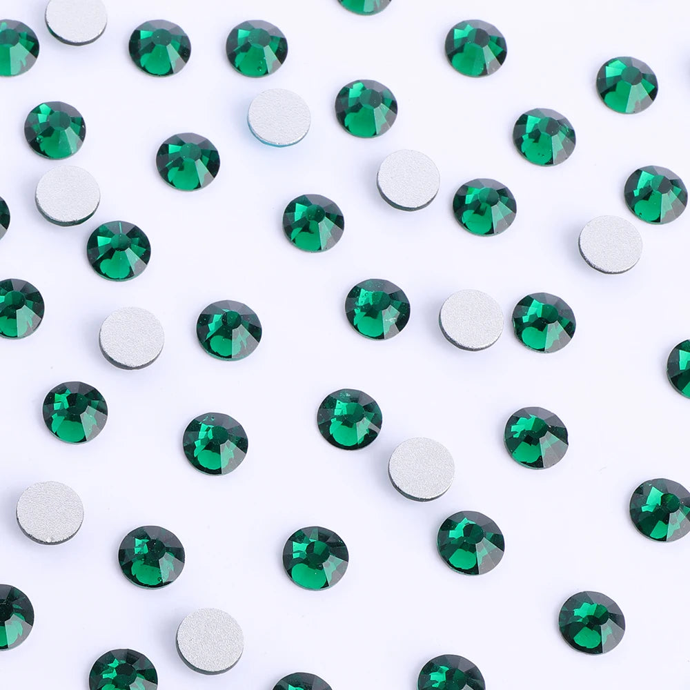QIYI Hot Selling High Quality Multi Sizes Fashion Green Line Non Hofix Glass Flat Back Rhinestone for Decorate Garment Nail Art