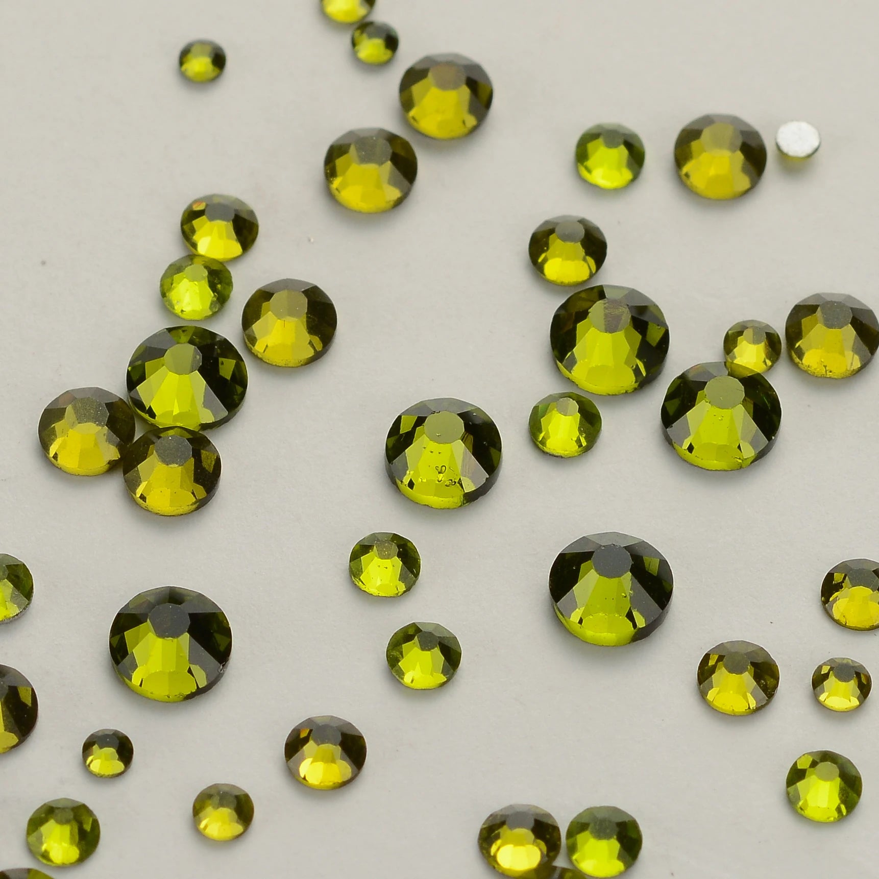 Wholesale Rhinestones Multi Sizes Colorful Non Hotfix Rhinestone Flat Back Nail Rhinestones for DIY Crafts