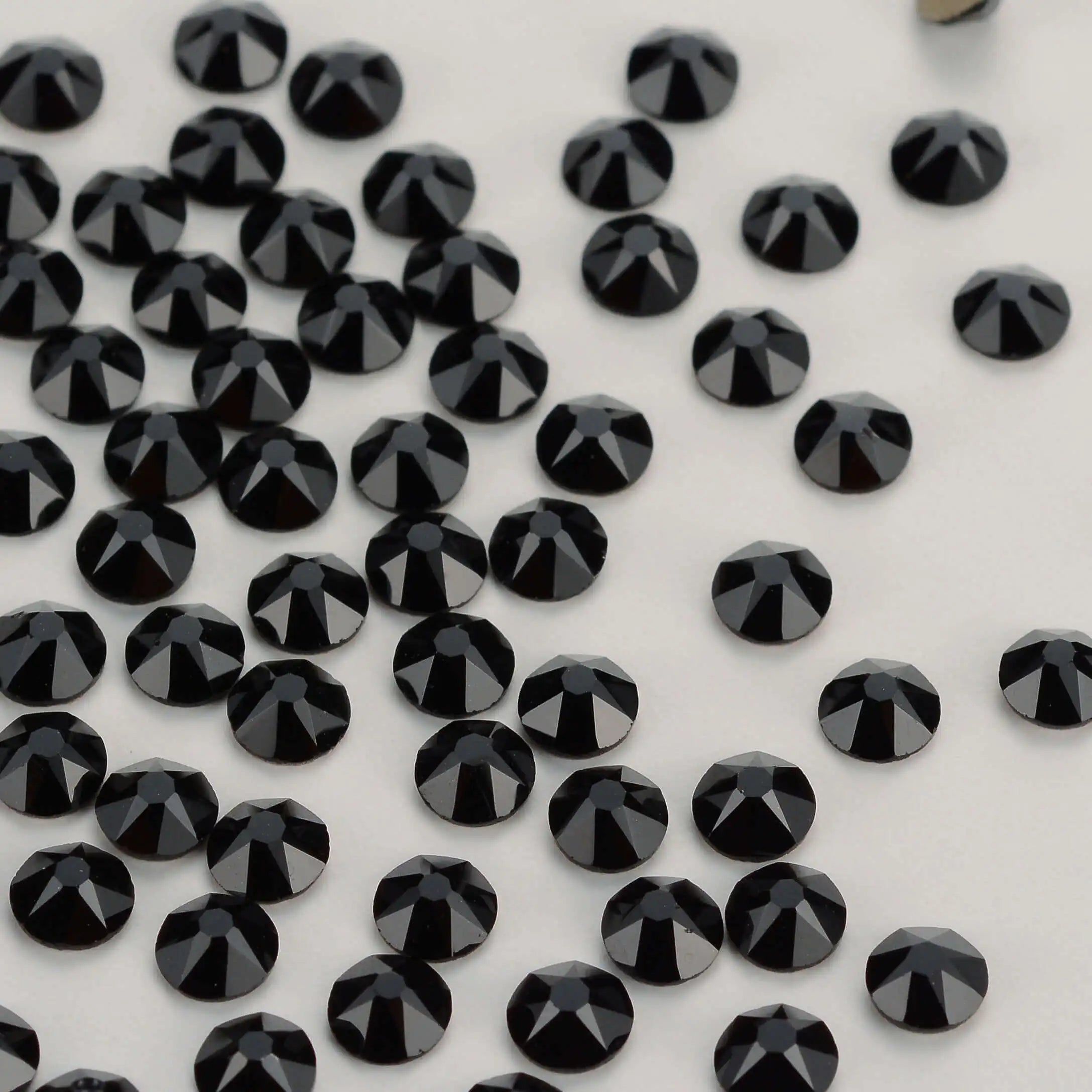 Wholesale  8 Big and 8 Small High Quality Machine Cut 16 Facets Rhinestones Iron on Decoration Garment