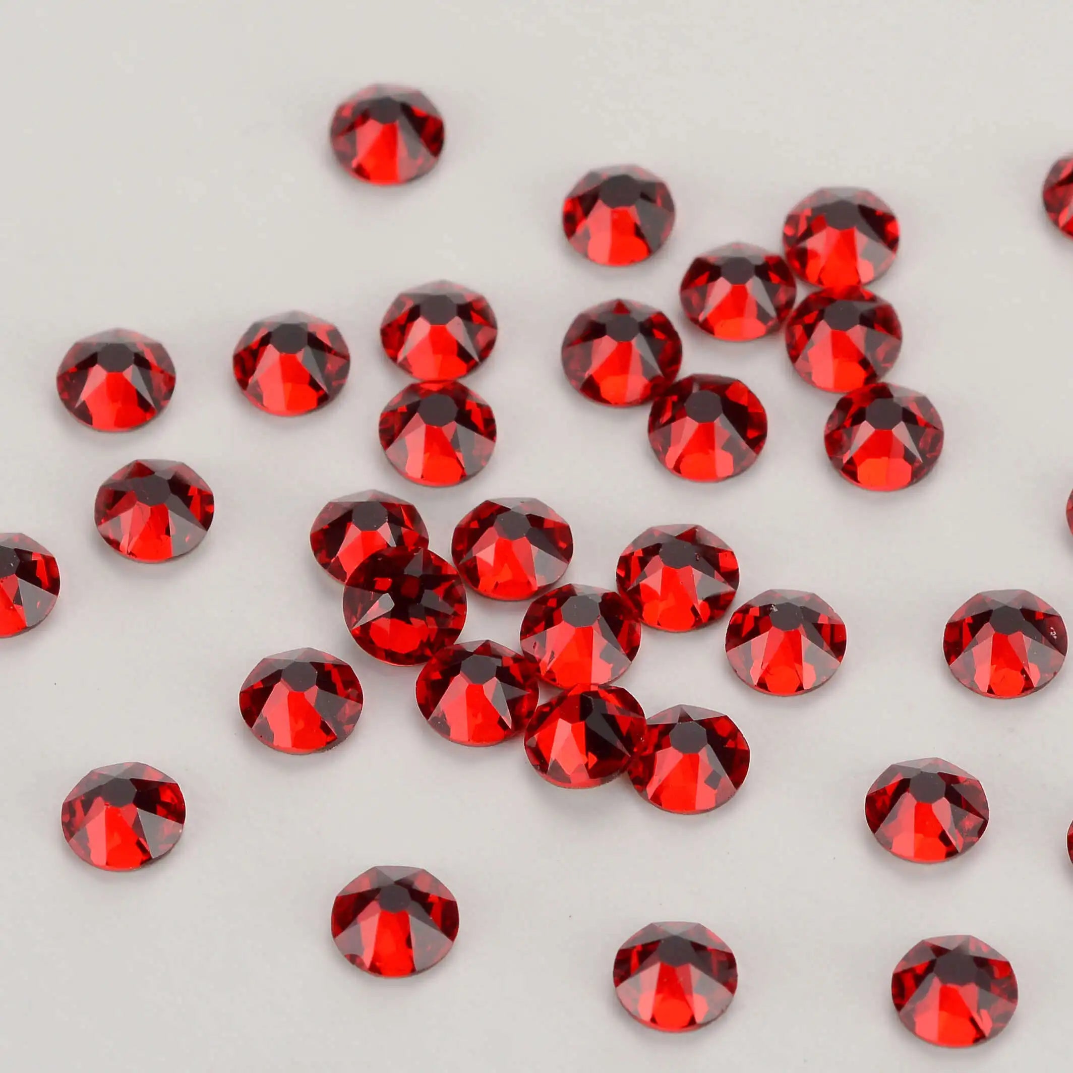 Wholesale Factory 100% Good Feedback Glass Stone 16 Cut Cold Fixation Non Hot Fix Crystal Rhinestone for Women Bikini