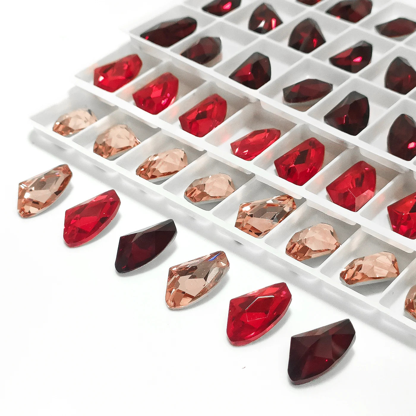 QIYI Factory Direct Wholesale Innovative Design New Arrival Premium Quality Trendy Design K9 Glass Point Back Rhinestone