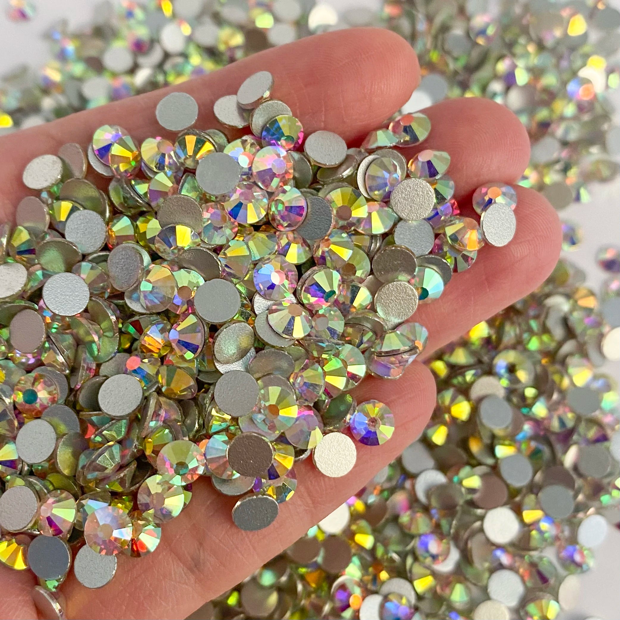 Factory Wholesale SS3-SS20 Rhinestones Colorful Non Hot-Fix Round Glitter Crystal Flatback Rhinestone 3D Nail Art Decorations
