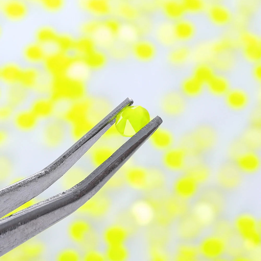 16Cuts Neon Green Colors Glass Crystal Rhinestone SS10-SS40 8 Big 8 Small Crystal Strass Bling Bling Flatback Rhinestones