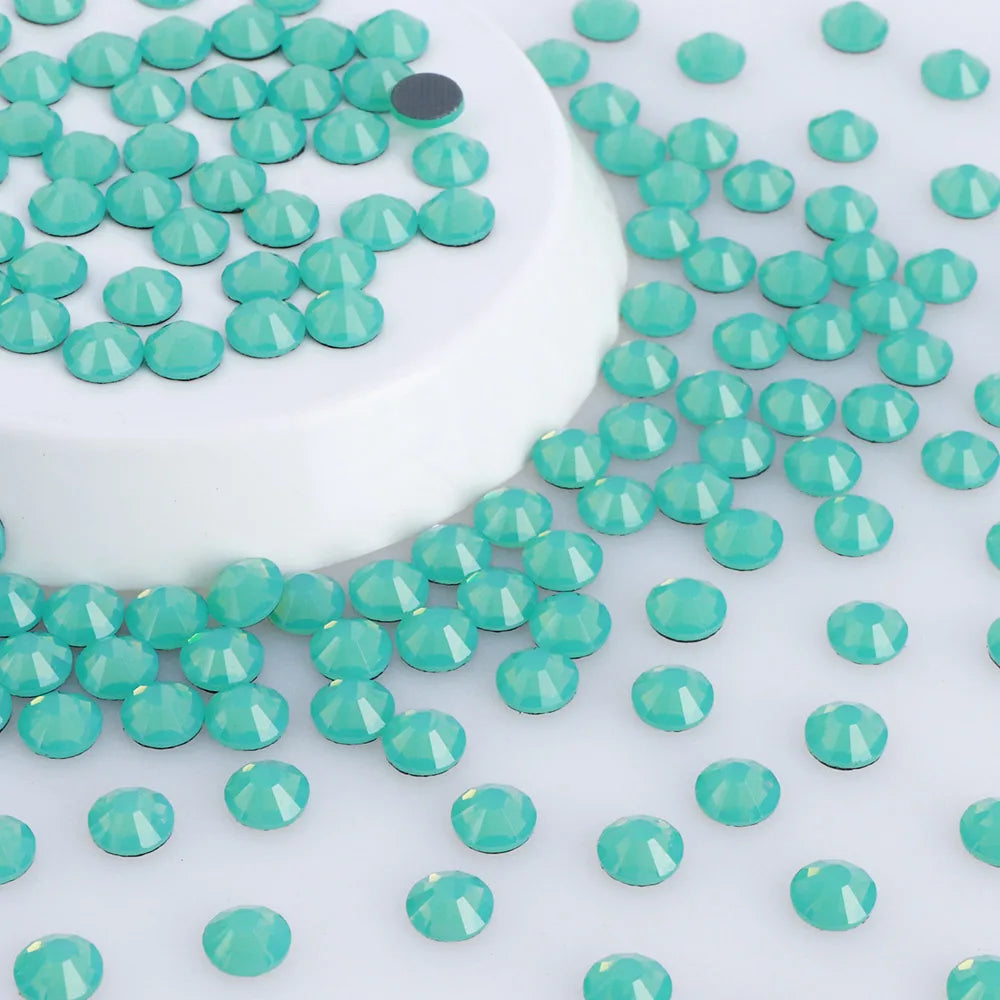 Factory Price Hotfix Glass Crystal Flat Back Rhinestone Round Hotfix Crystal Stone Shine Blilng  for Clothing Accessories