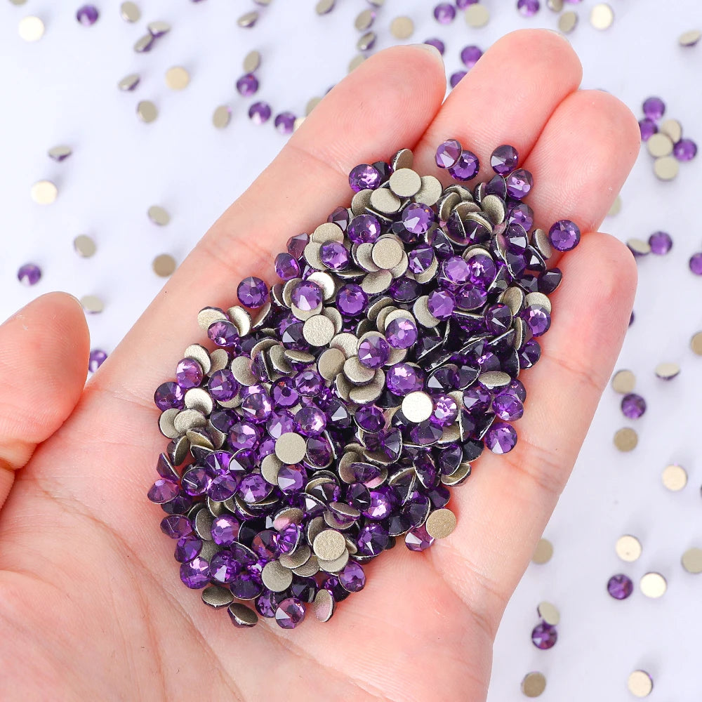 Wholesale 16 Cut Facets Nail Rhinestones Bulk Bling Glitter 2088 Crystal Non-Hotfix Flat Back Glass in Christmas Colors
