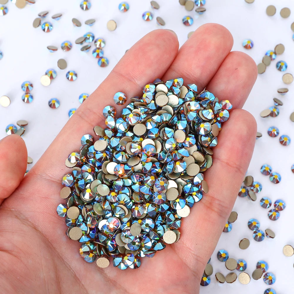Wholesale 16 Cut Facets Nail Rhinestones Bulk Bling Glitter 2088 Crystal Non-Hotfix Flat Back Glass in Christmas Colors