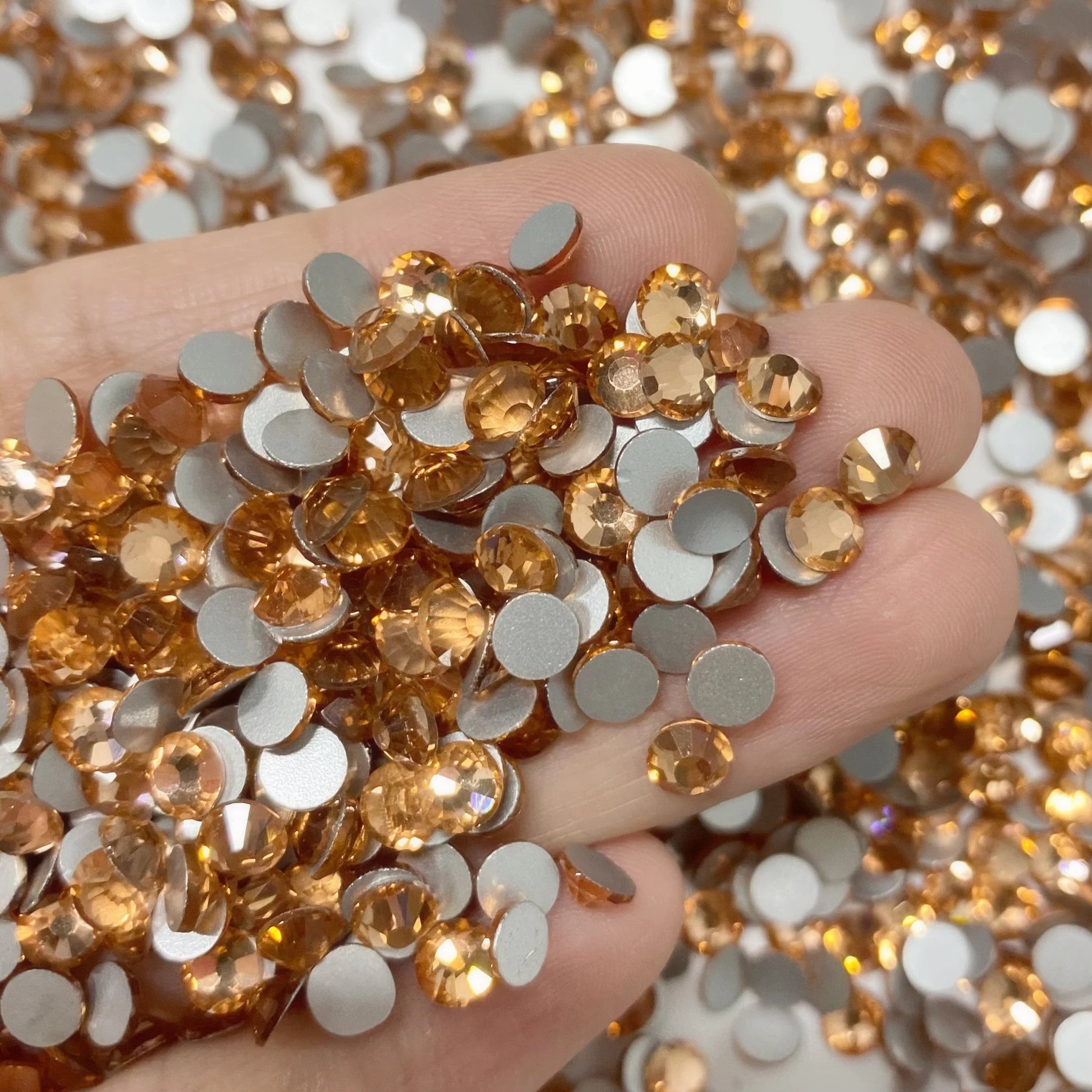 Factory Wholesale SS3-SS20 Rhinestones Colorful Non Hot-Fix Round Glitter Crystal Flatback Rhinestone 3D Nail Art Decorations